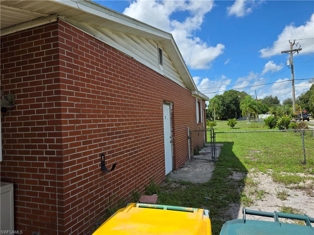 615 New Market Rd W Property Photo 5