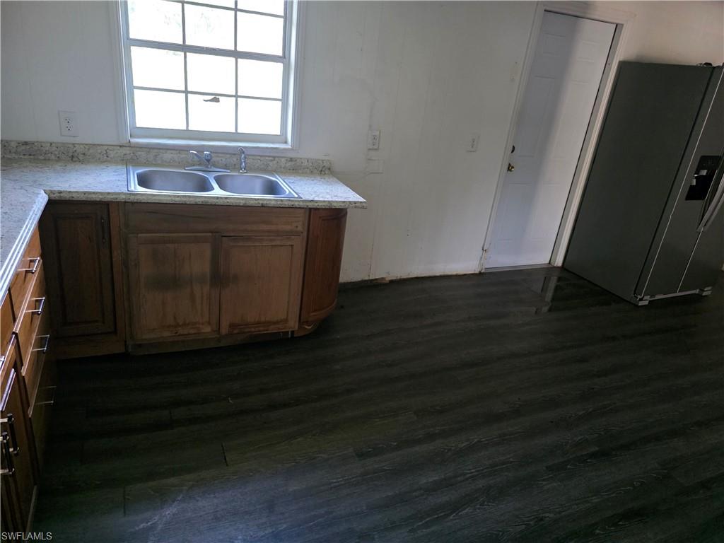 615 New Market Rd W Property Photo 22