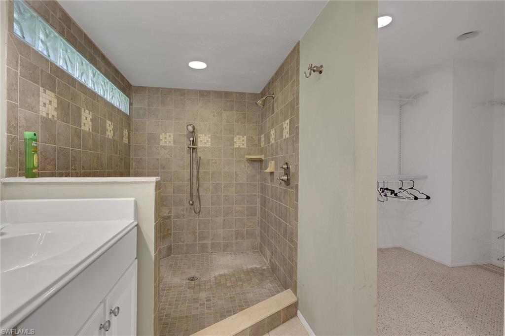 4751 Harbortown Ln Property Photo 12