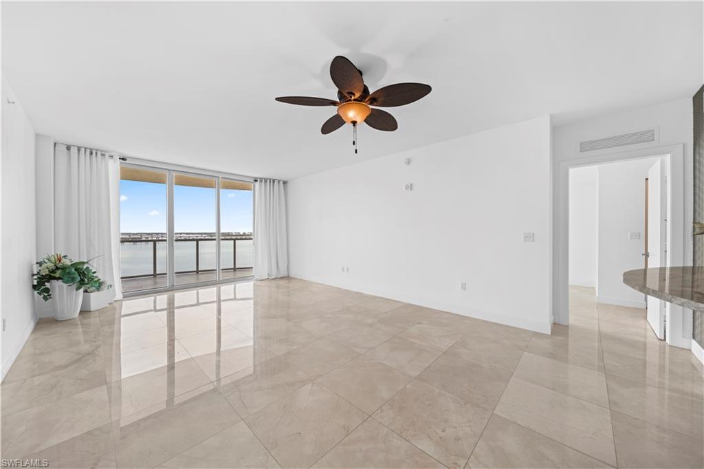 3000 Oasis Grand Blvd 1407 Property Photo 8