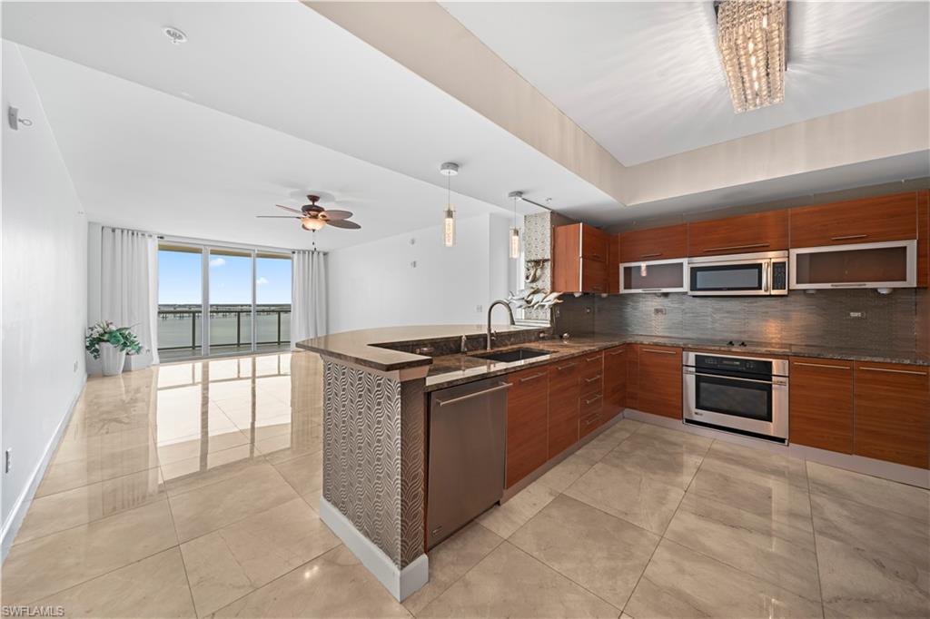 3000 Oasis Grand Blvd 1407 Property Photo 21