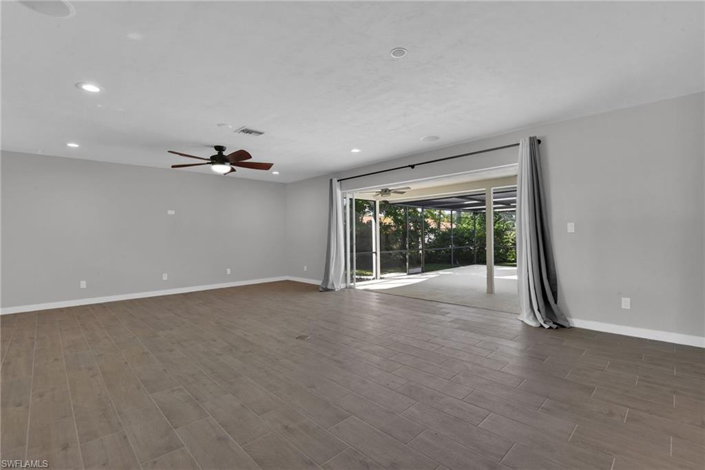 920 Altadena Dr Property Photo 12
