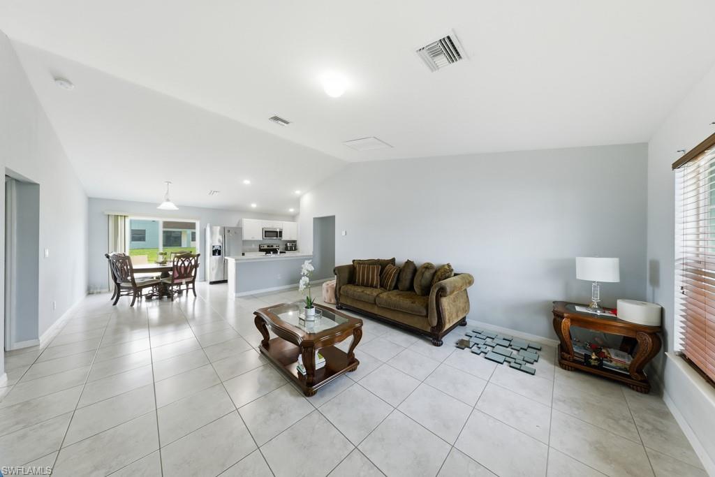 132 Ne 16th Ter Property Photo 7