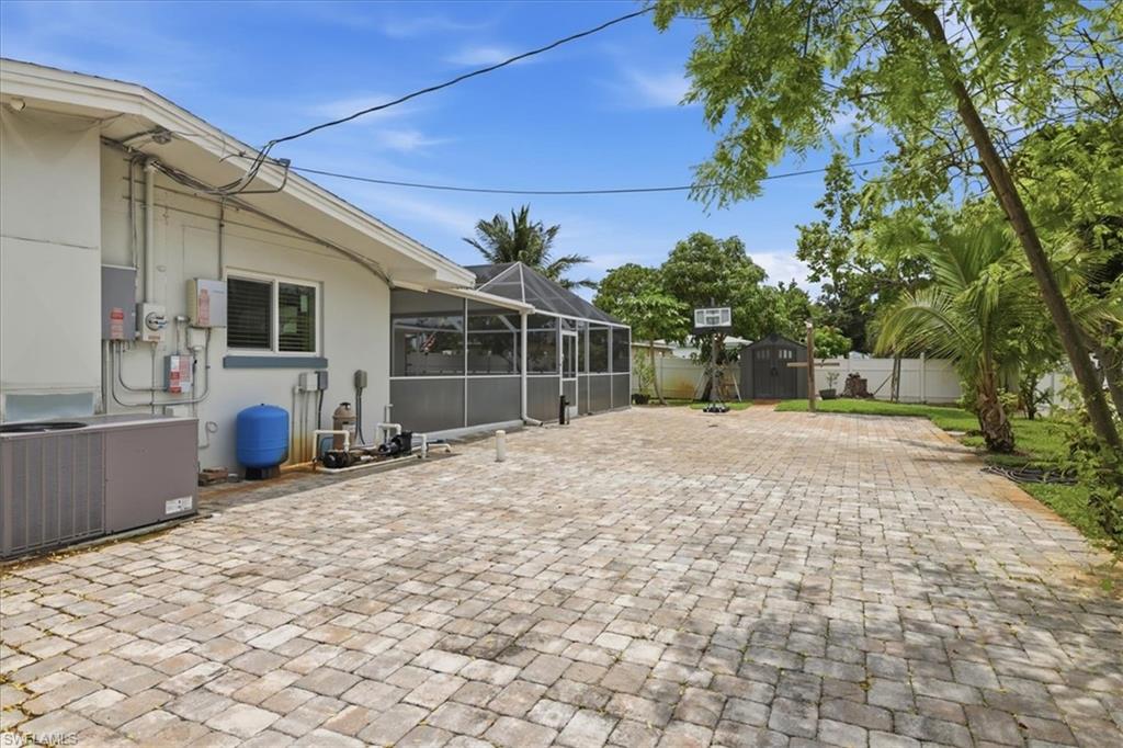 1821 Winkler Ave Property Photo 22