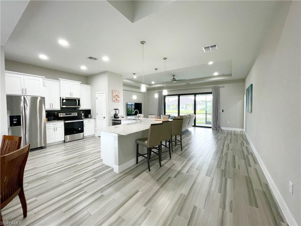 812 SW 8th PL Property Photo 1