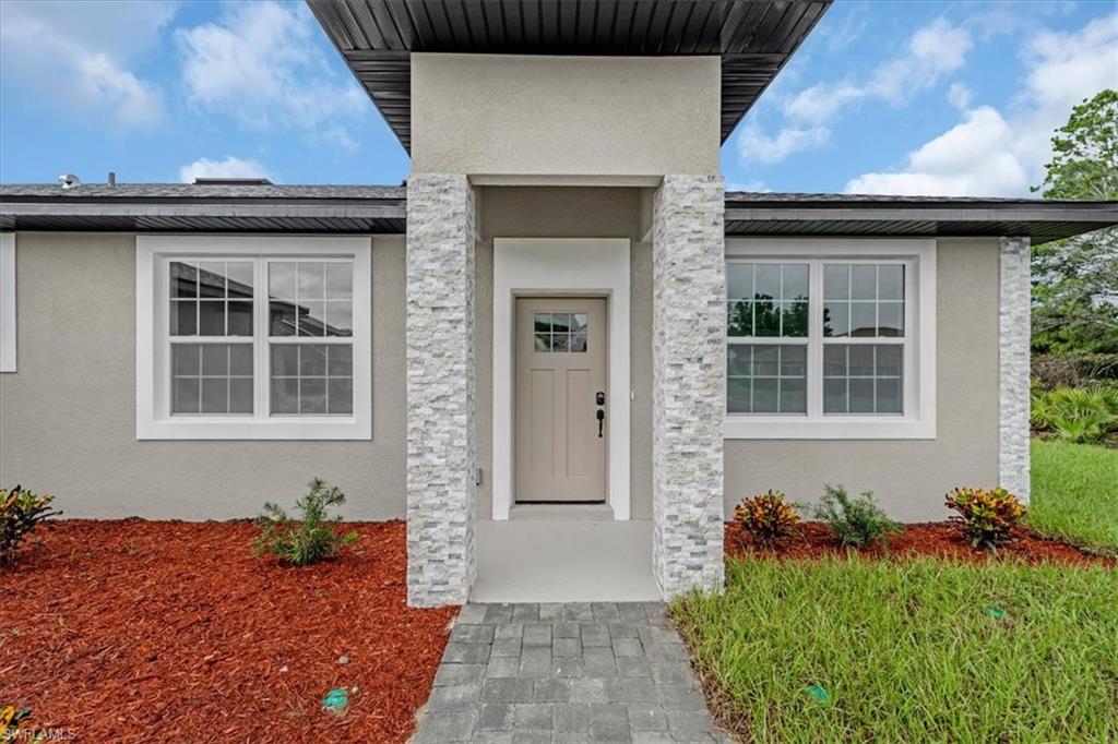 4749 Myrtle Beach Dr Property Photo 3
