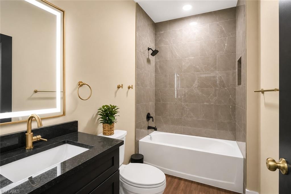 5033 Pinetree Cir Property Photo 8