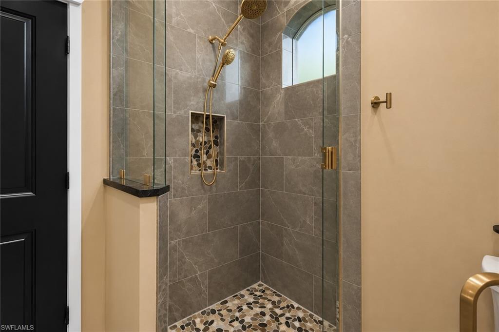 5033 Pinetree Cir Property Photo 13