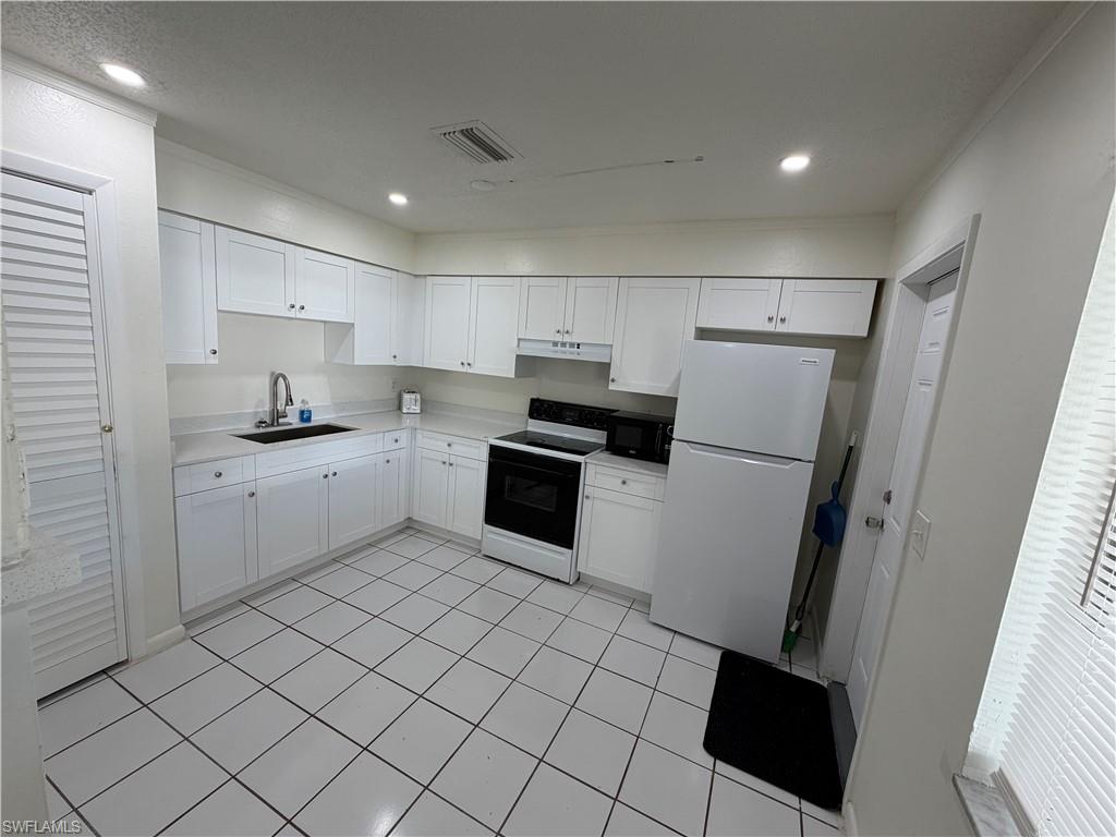 5831 Casablanca Ct Property Photo 6