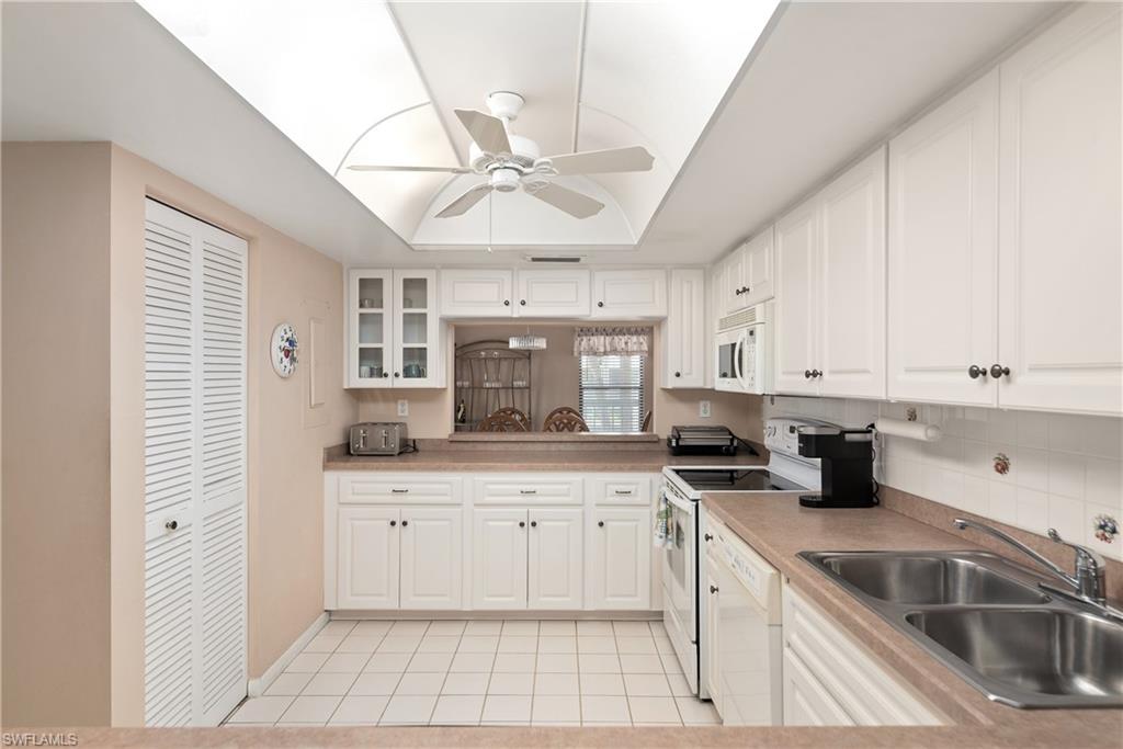 6979 Winkler Rd 126 Property Photo 3