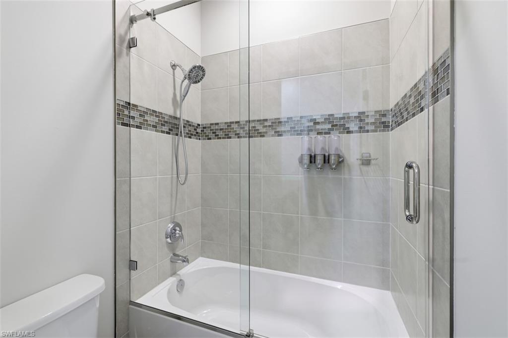 5069 Penella Ave Property Photo 17