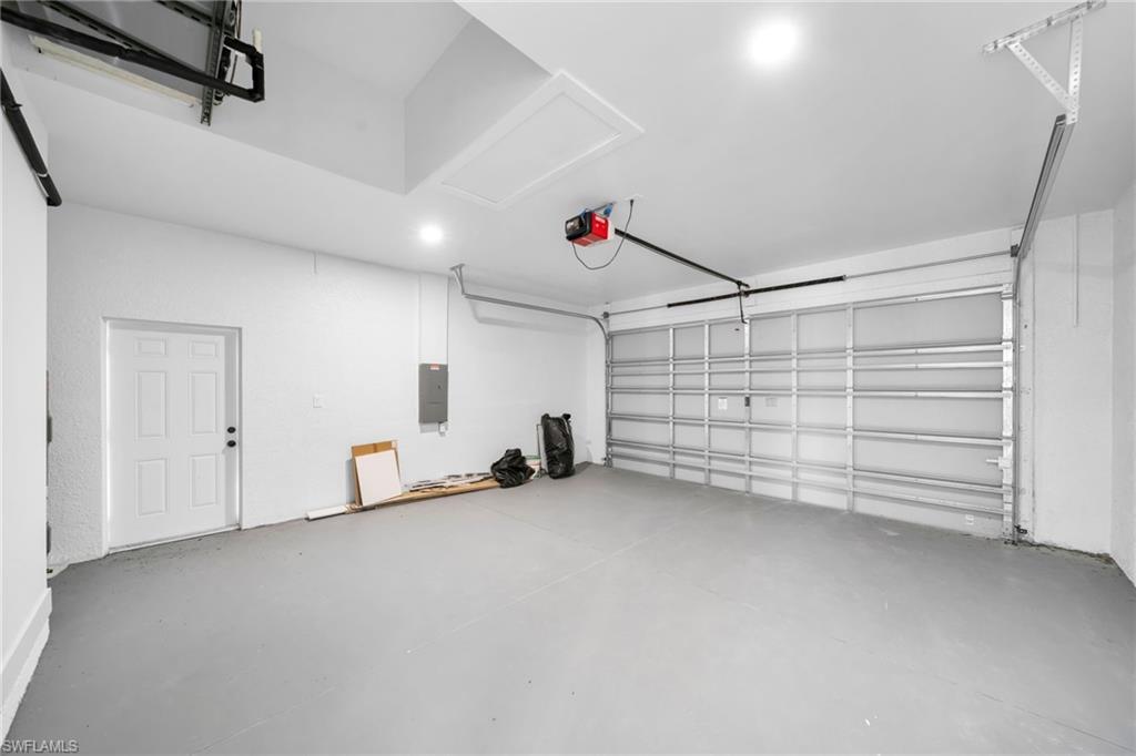 1143 Nw 27th Pl Property Photo 15