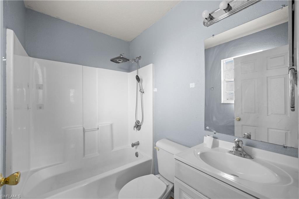 2028 Ne 17th Pl Property Photo 12