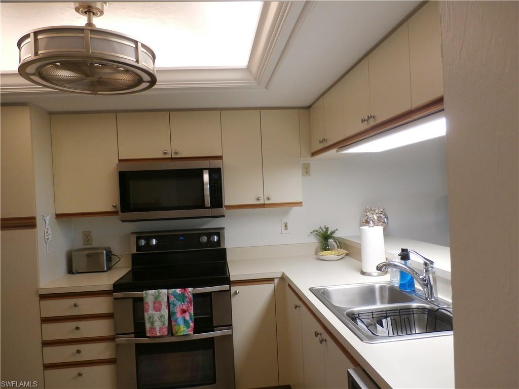 16470 Kelly Cove Dr 2850 Property Photo 4