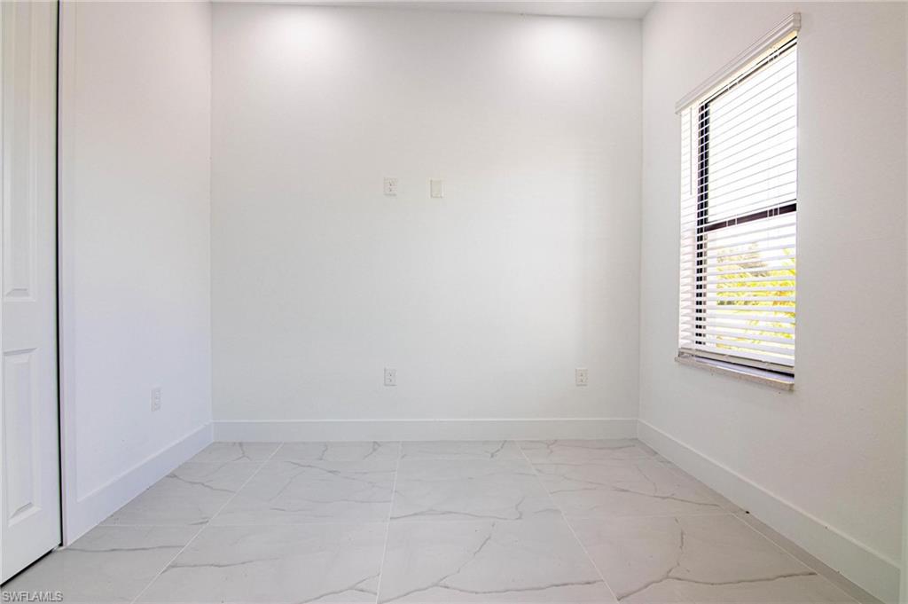 1836 Lindsay St Property Photo 5