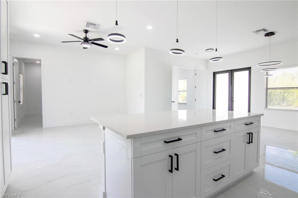 1836 Lindsay St Property Photo 11