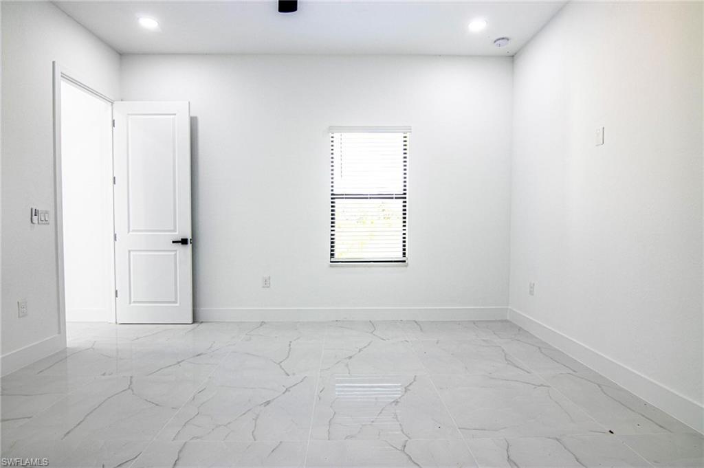1836 Lindsay St Property Photo 16