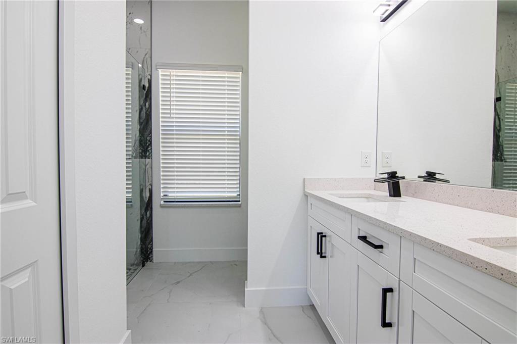 1836 Lindsay St Property Photo 17