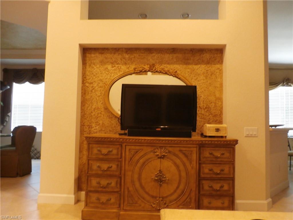 8986 Greenwich Hills Way 201 Property Photo 4