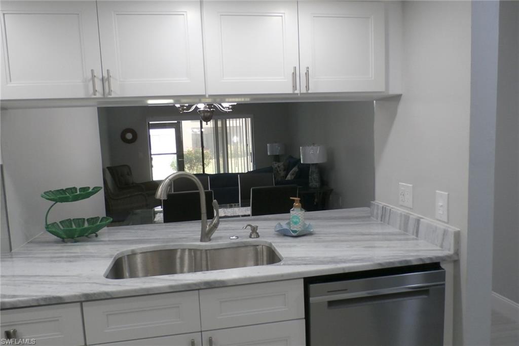 11110 Caravel Cir 101 Property Photo 6