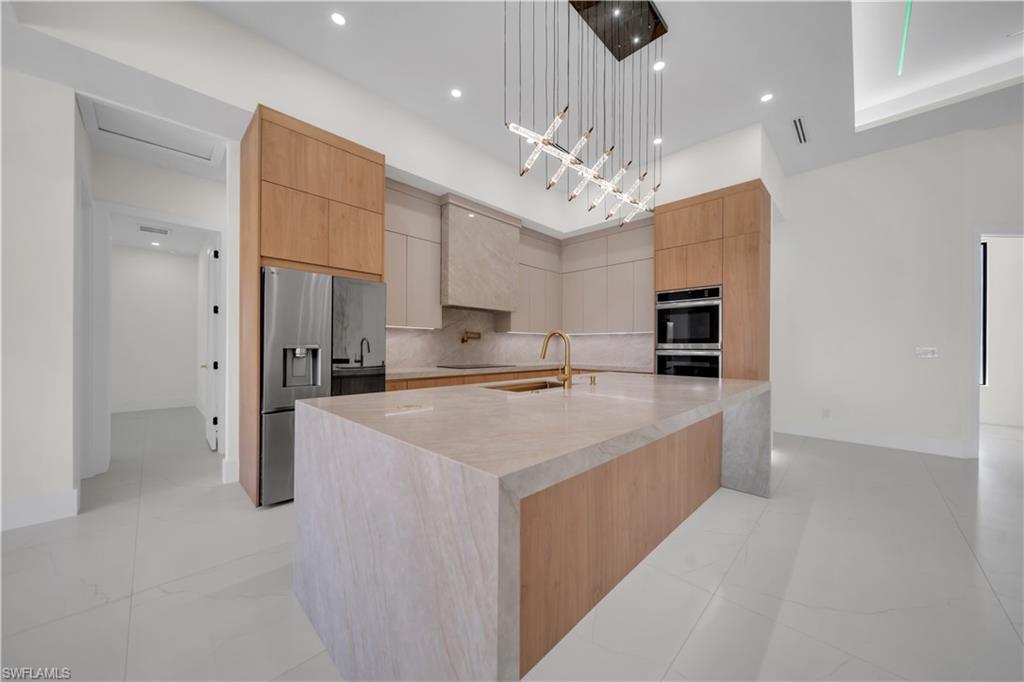 2421 Santa Barbara Blvd N Property Photo 2