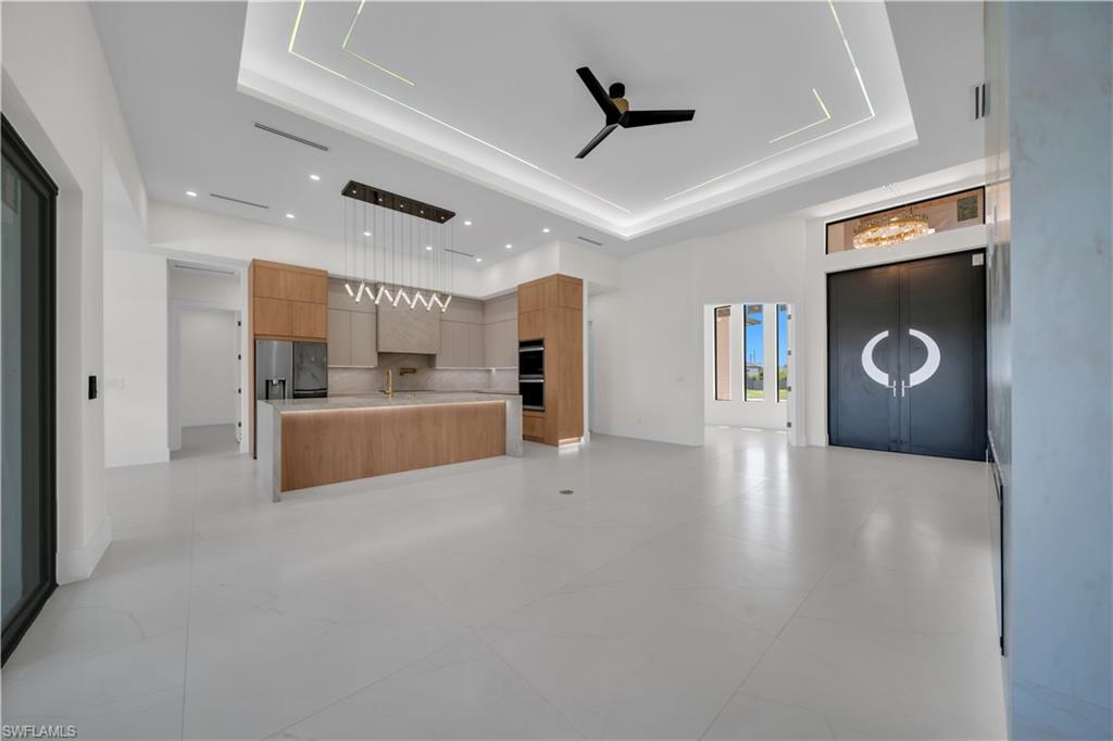 2421 Santa Barbara Blvd N Property Photo 5