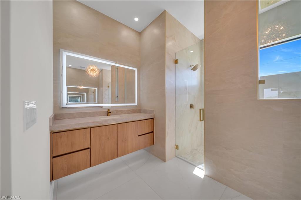 2421 Santa Barbara Blvd N Property Photo 10
