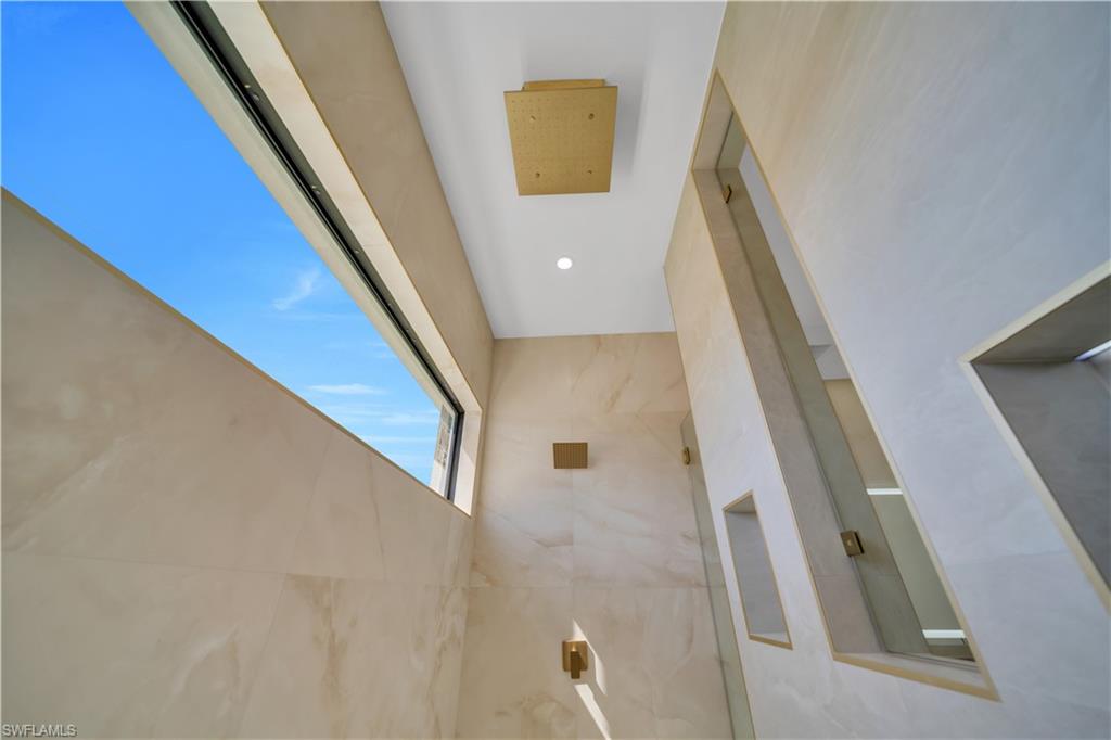 2421 Santa Barbara Blvd N Property Photo 11