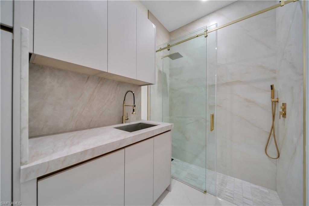 2421 Santa Barbara Blvd N Property Photo 21