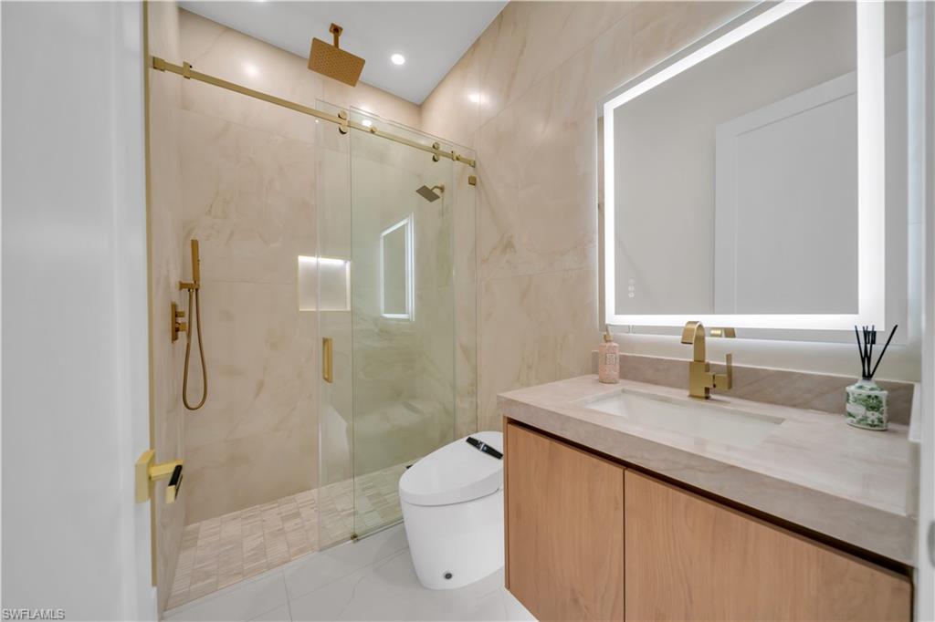 2421 Santa Barbara Blvd N Property Photo 22