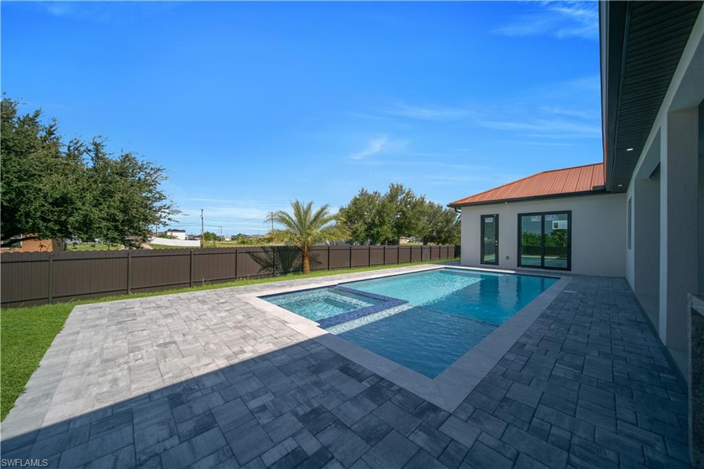 2421 Santa Barbara Blvd N Property Photo 29