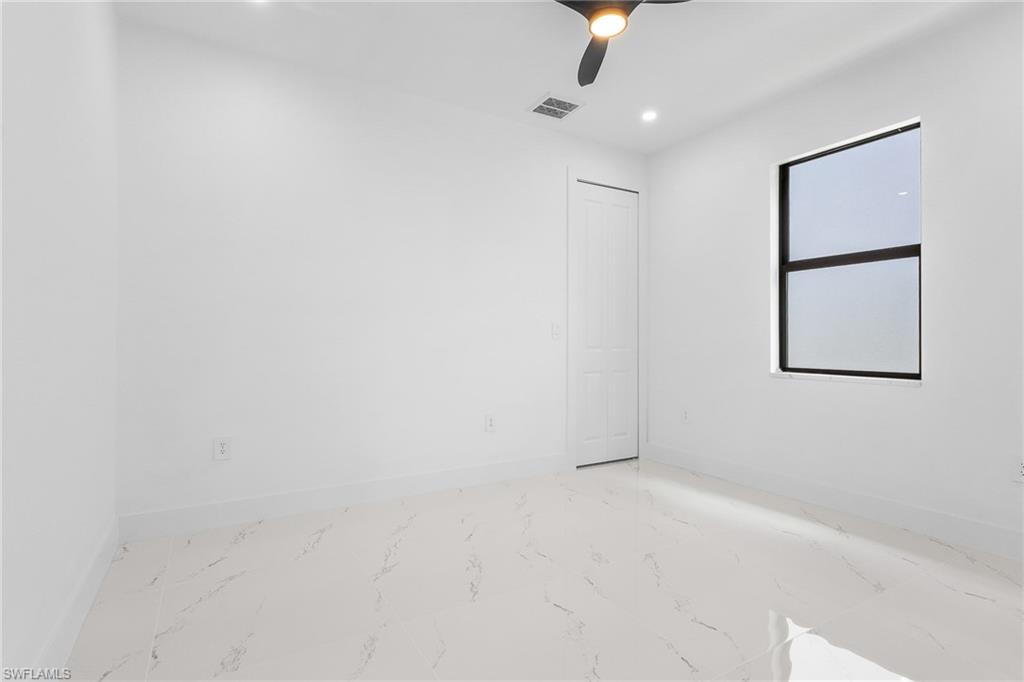 1018 Ne Juanita Pl Property Photo 22
