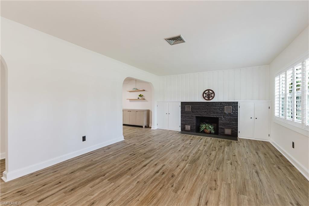 1310 La Faunce Way Property Photo 2