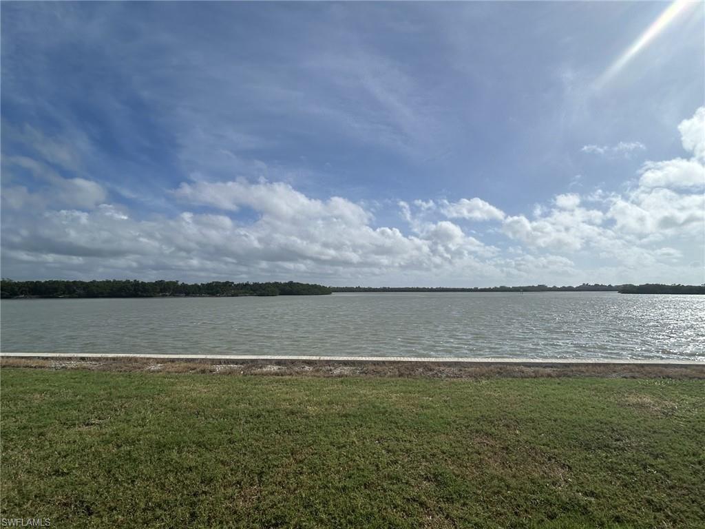 945 Caxambas Dr Property Photo 2