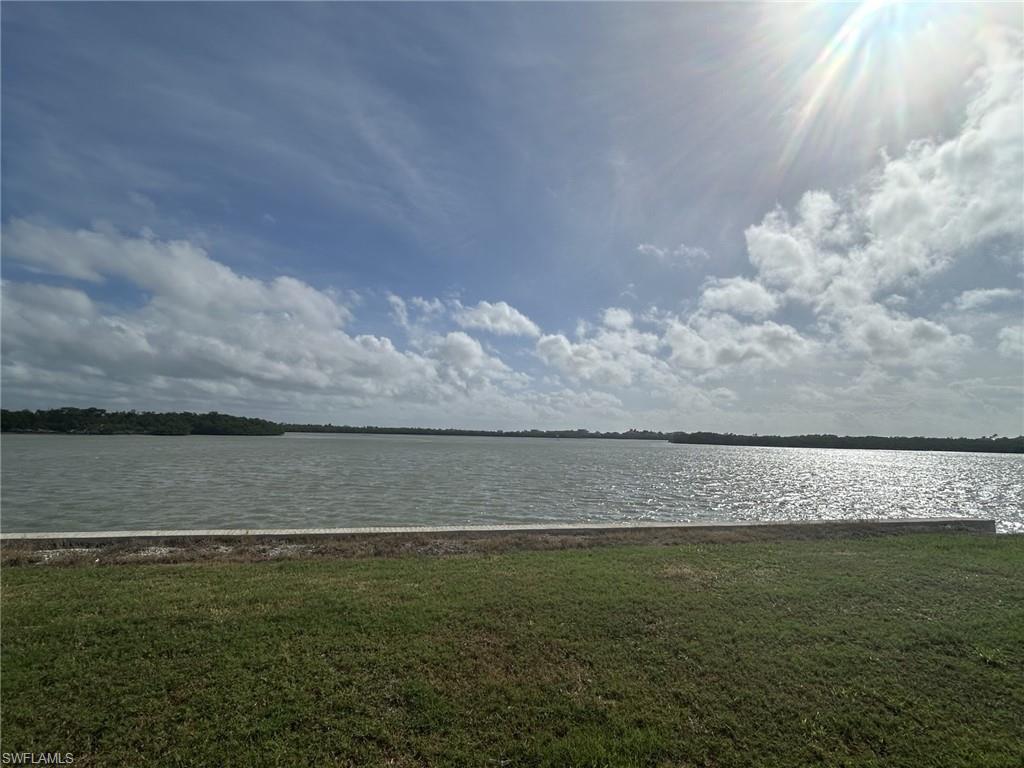 945 Caxambas Dr Property Photo 3