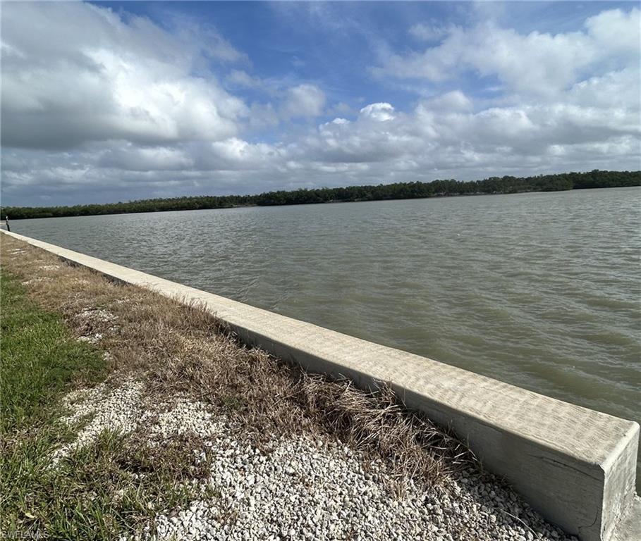 945 Caxambas Dr Property Photo 4