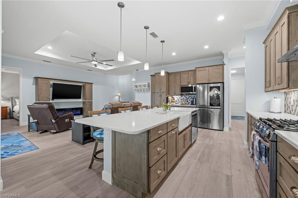 2502 Van Buren Pkwy Property Photo 8