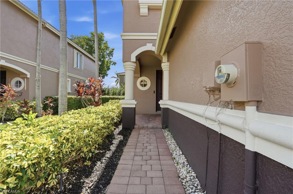 9829 Roundstone Cir Property Photo 6