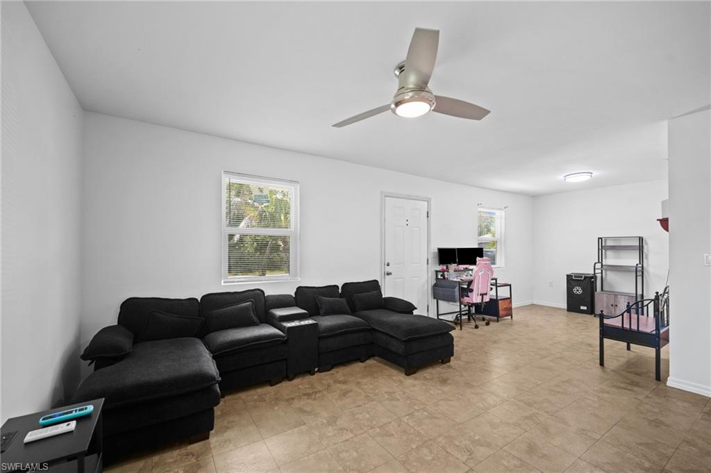 3504 65th St W Property Photo 2