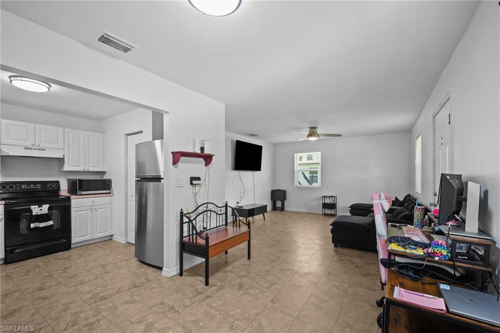 3504 65th St W Property Photo 5