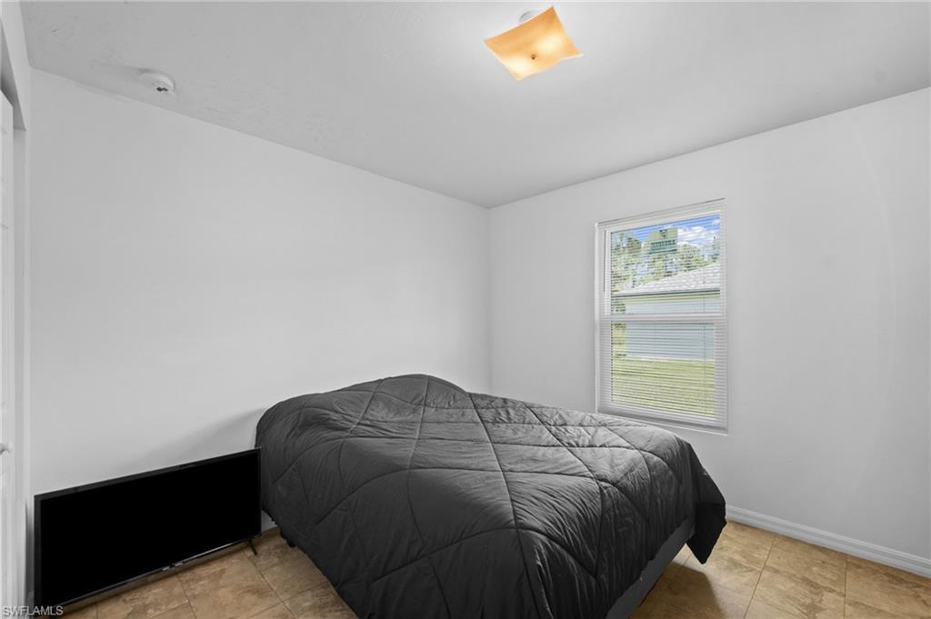 3504 65th St W Property Photo 14