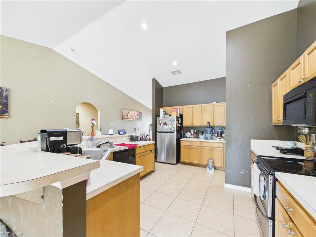 1858 Marlboro Ln Property Photo 3