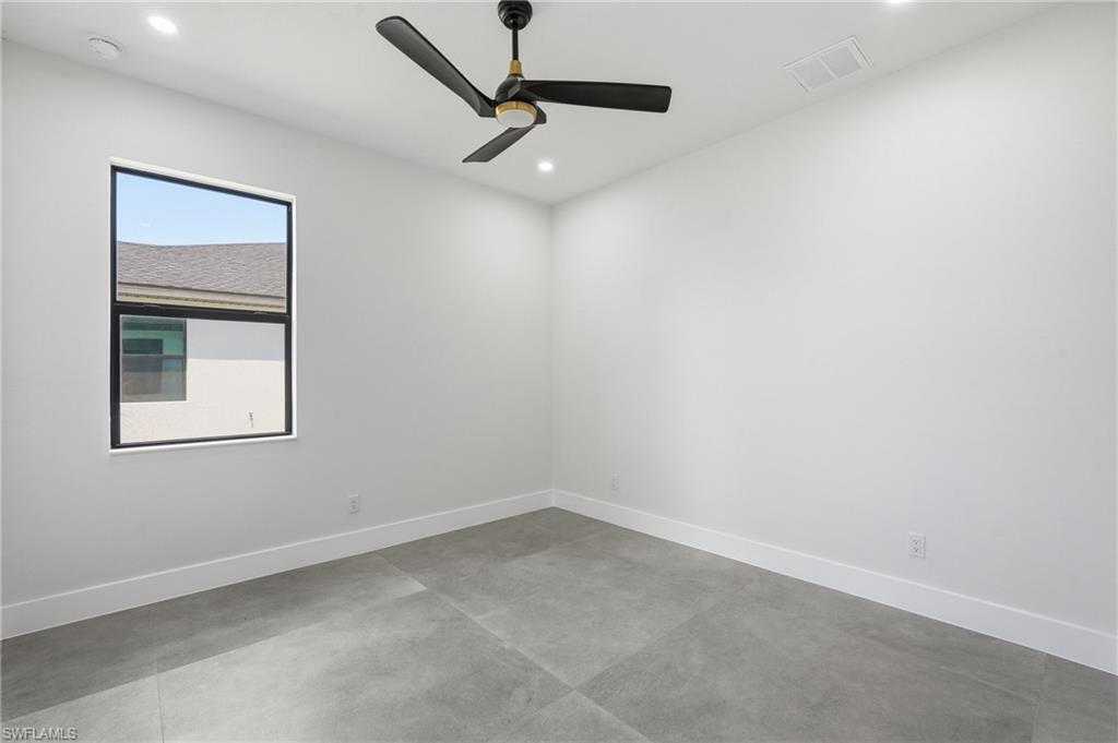 329 Ne 15th Ter Property Photo 20