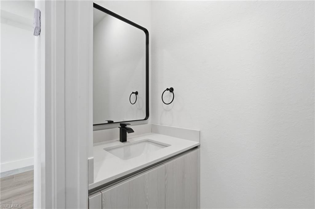 329 Ne 15th Ter Property Photo 23