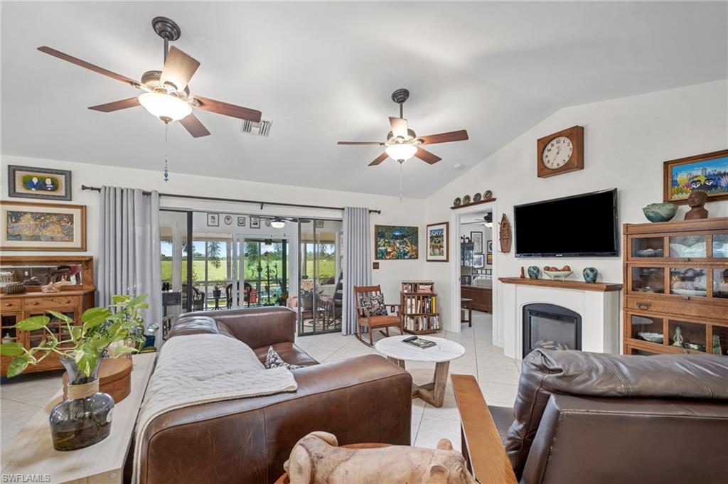 4472 Lake Heather Cir Property Photo 7