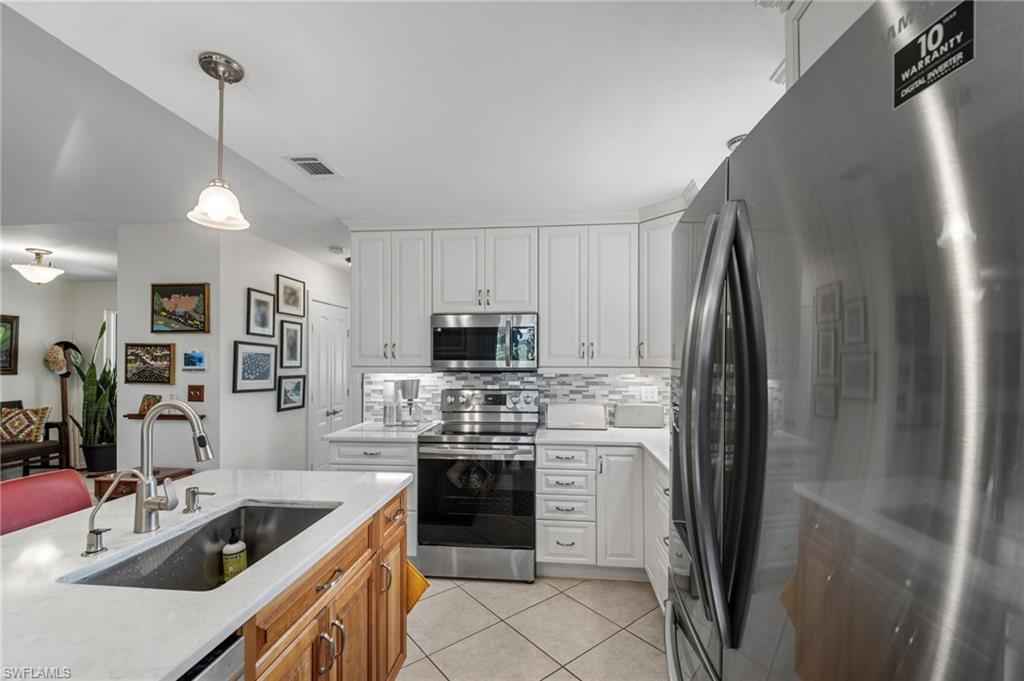 4472 Lake Heather Cir Property Photo 10