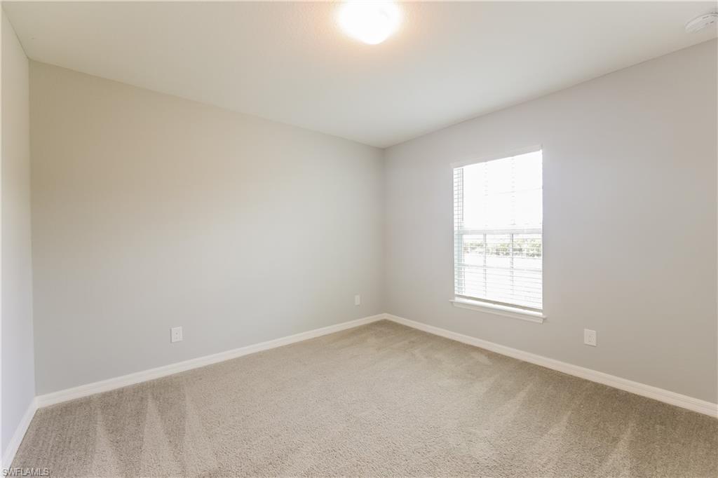 2915 66th St W Property Photo 10