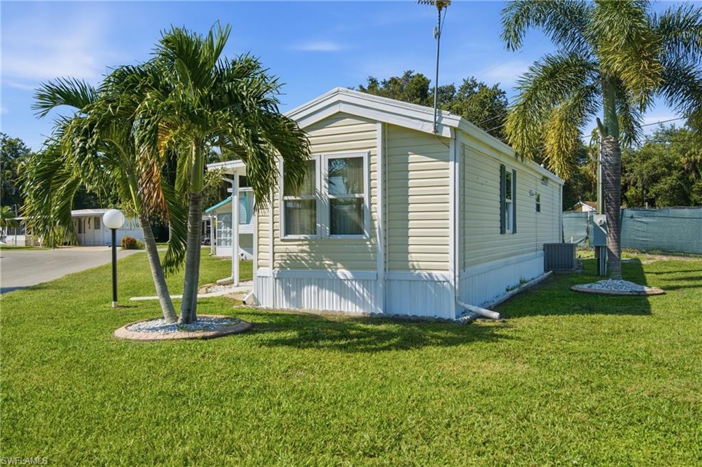 5558 Palm Beach Blvd 5 Property Photo 3
