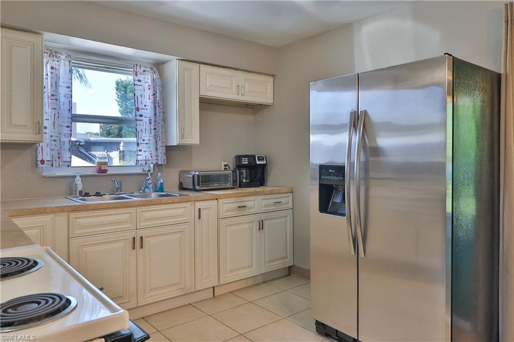 205 Maine Ave Property Photo 5