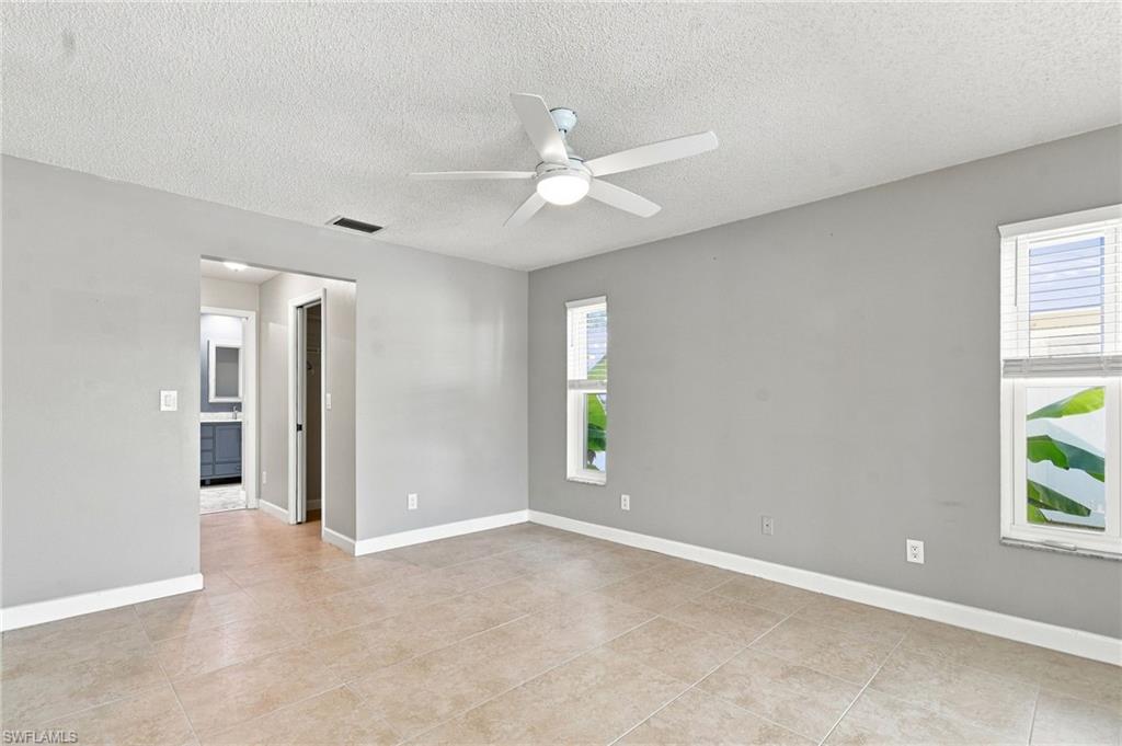 1017 Se 36th Ter Property Photo 12